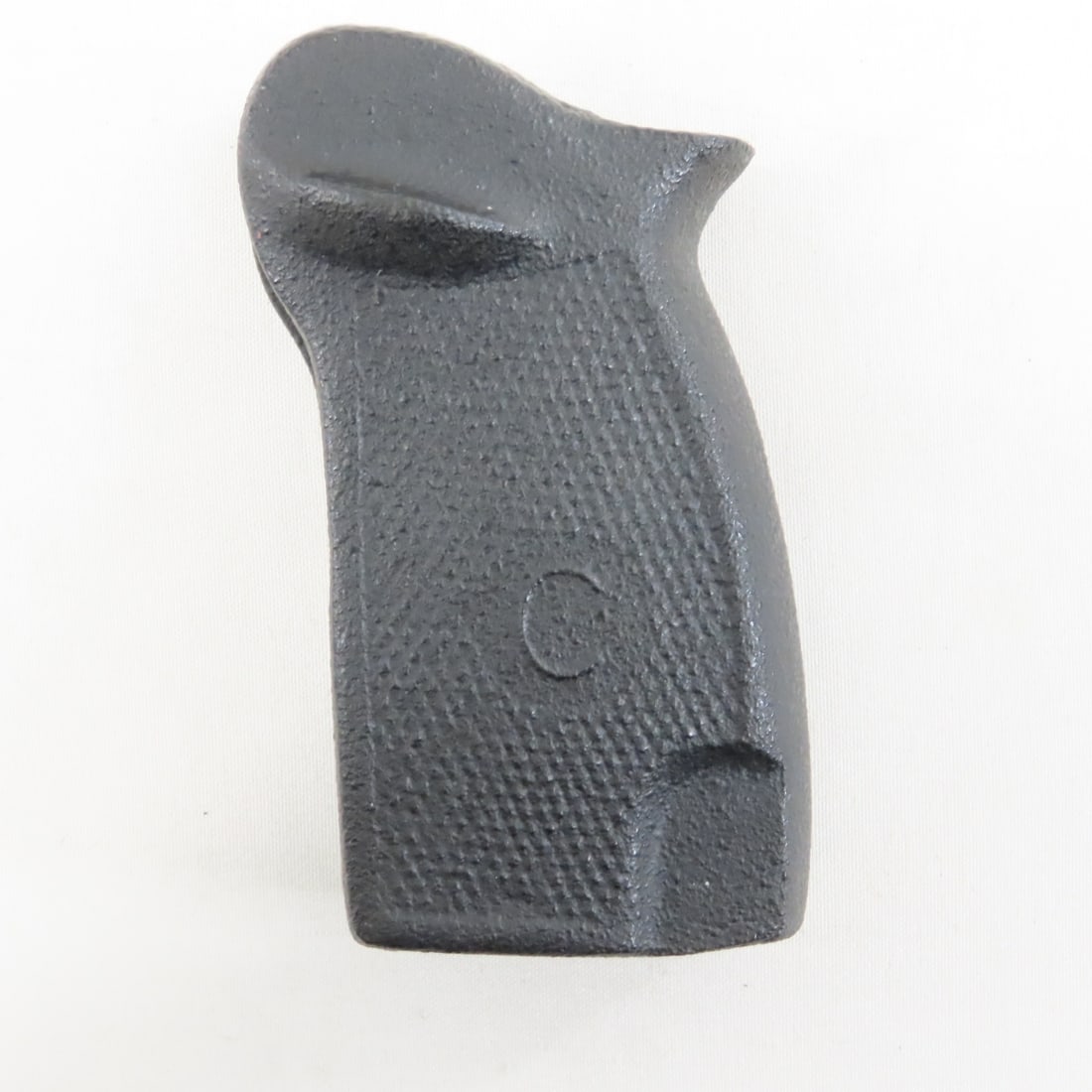 2 Warsaw-Pact Makarov take-off grips - 10