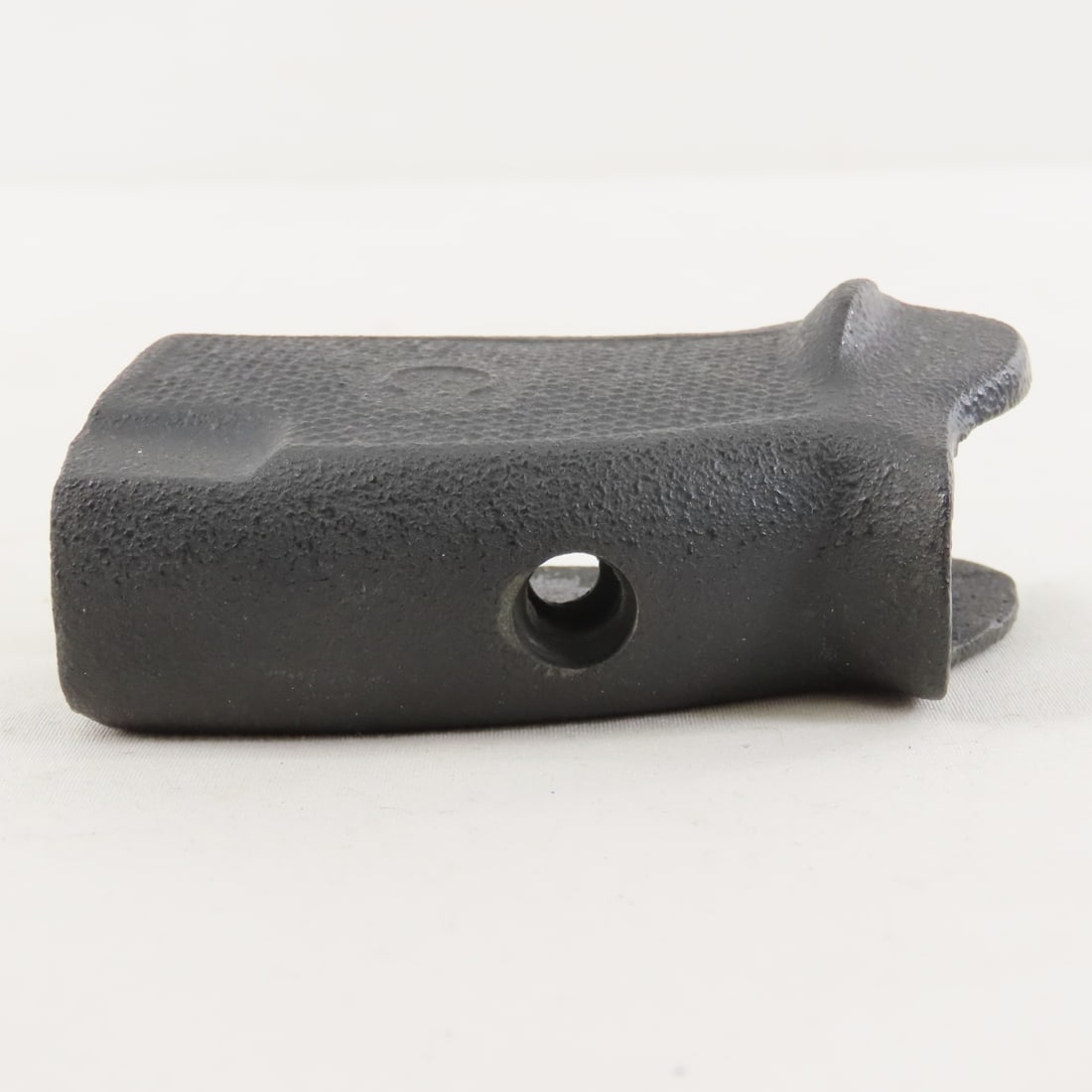 2 Warsaw-Pact Makarov take-off grips - 13