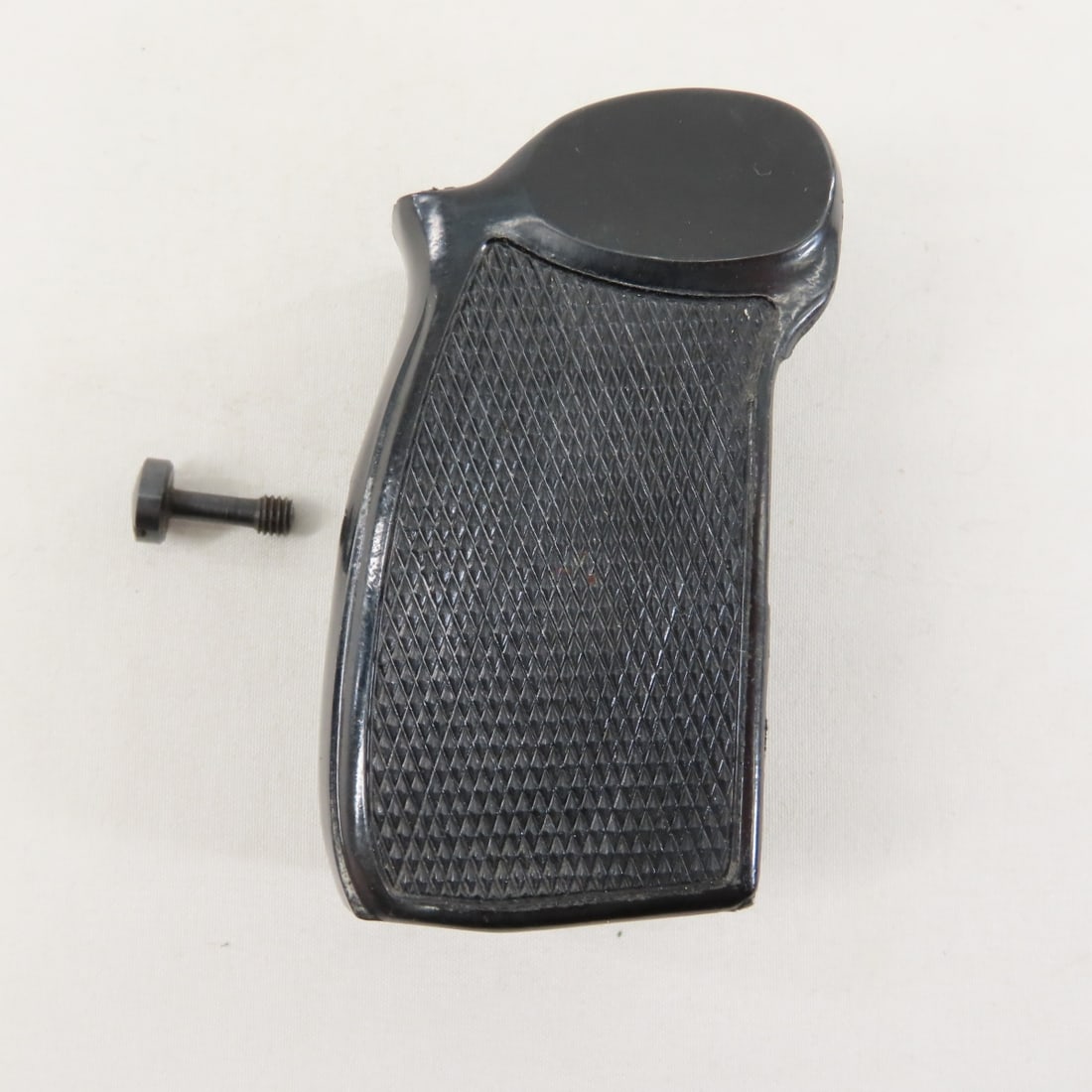 2 Warsaw-Pact Makarov take-off grips - 2
