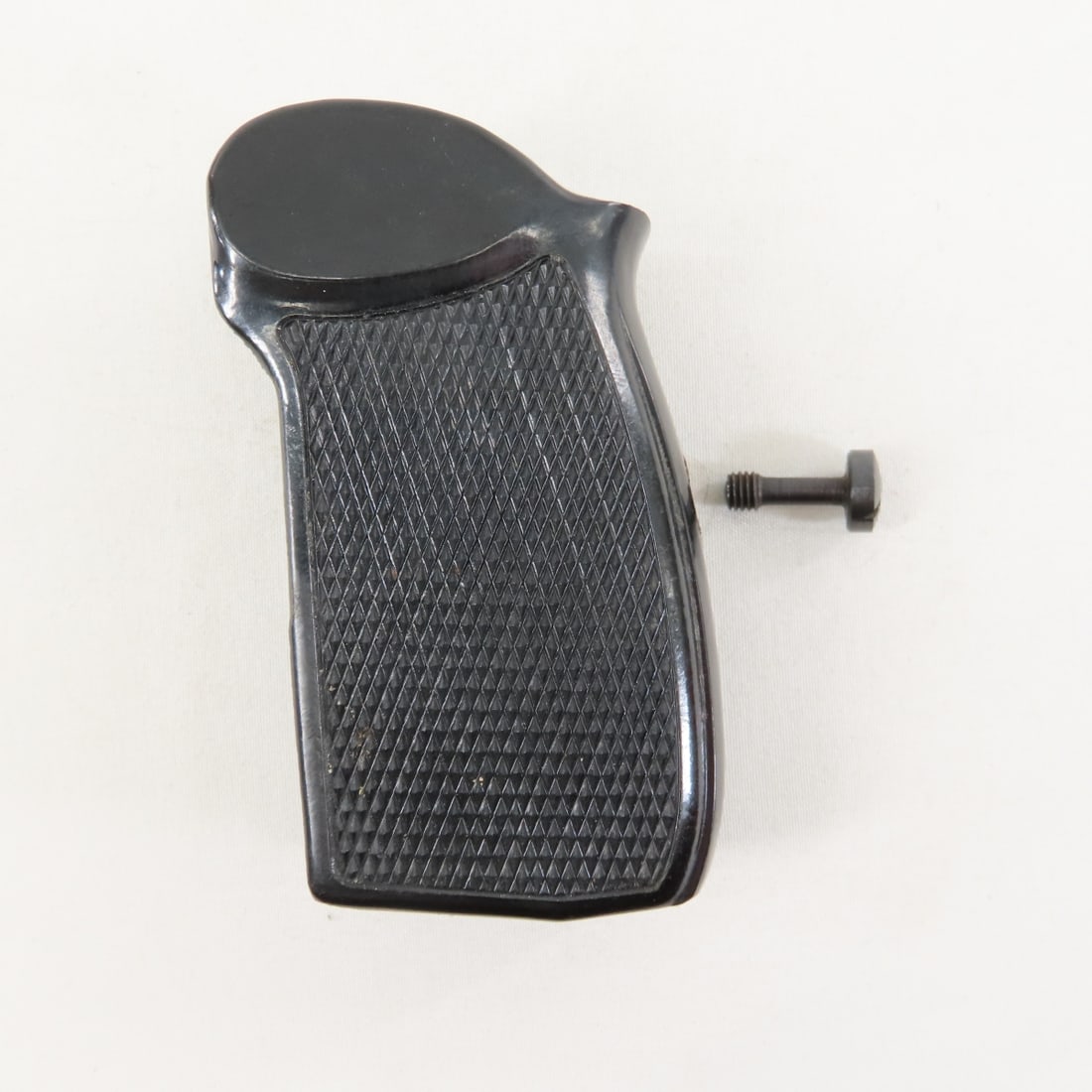 2 Warsaw-Pact Makarov take-off grips - 3