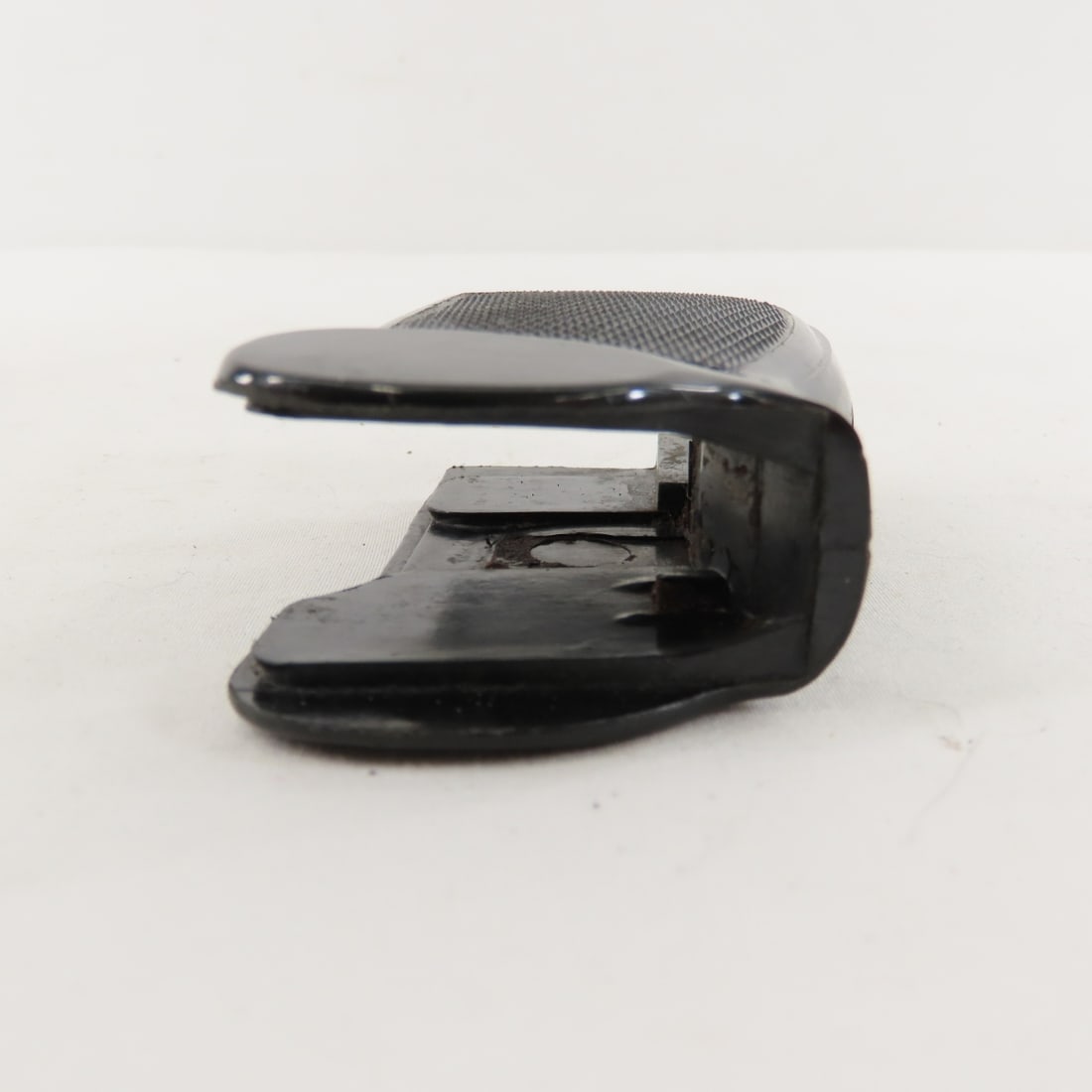 2 Warsaw-Pact Makarov take-off grips - 5