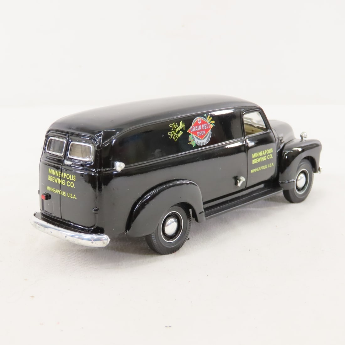 First Gear diecast 1949 Chevrolet 3600 panel truck - 4