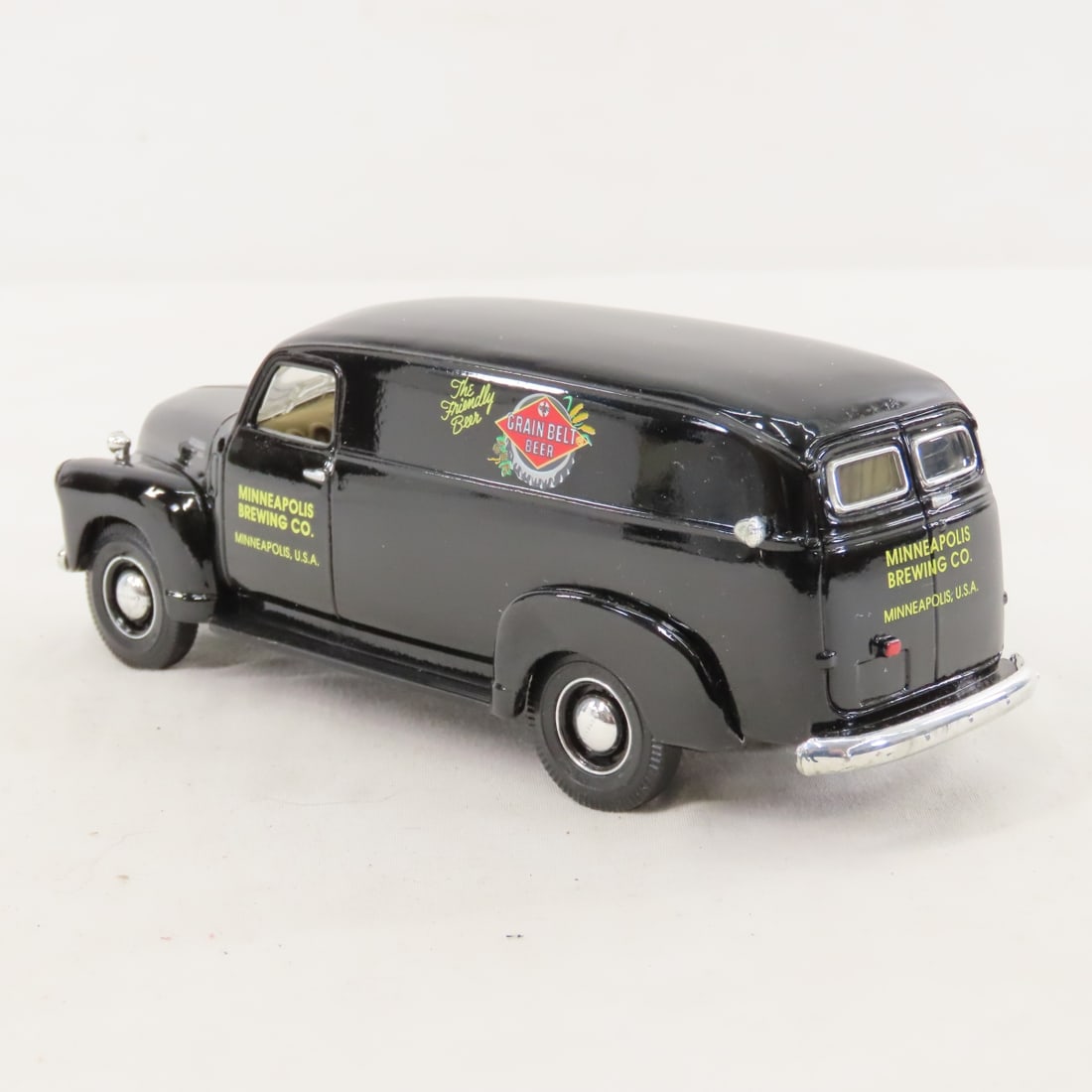 First Gear diecast 1949 Chevrolet 3600 panel truck - 6