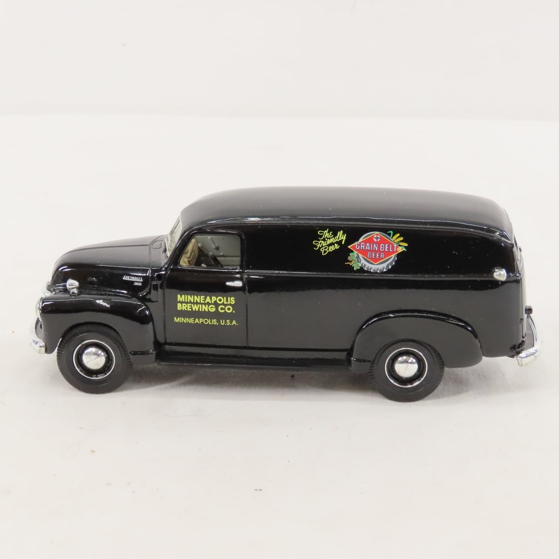 First Gear diecast 1949 Chevrolet 3600 panel truck - 7