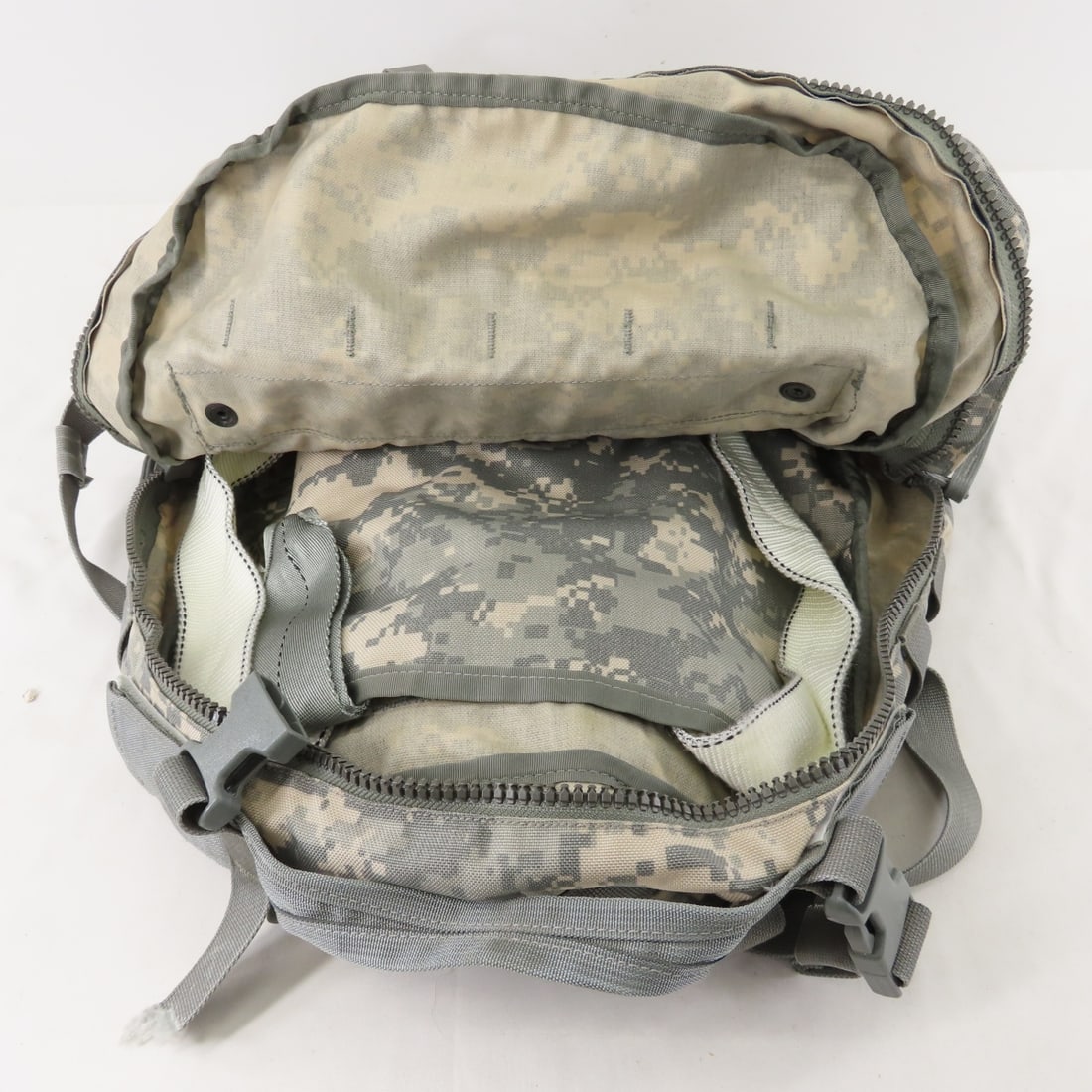 GWOT-era Load Carrying Equipment (MOLLE) II - 4