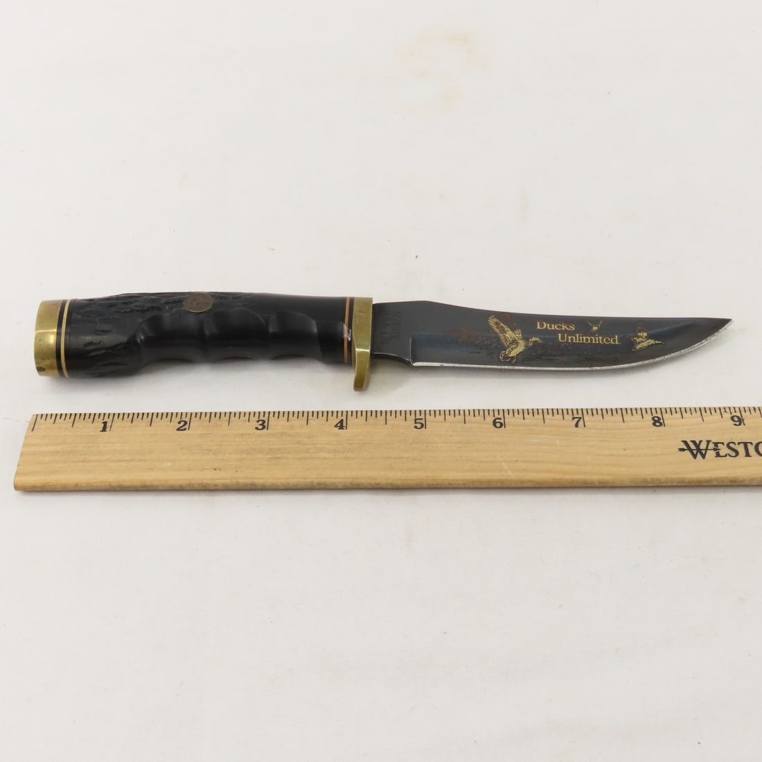 Schrade Duck's Unlimited Knife with sheath & stone - 3