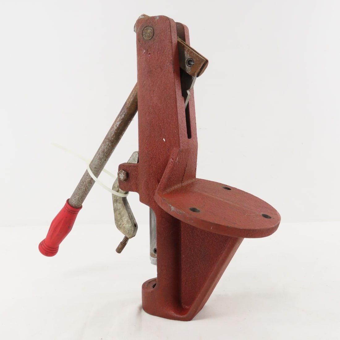 Herter's model 9A reloading press: Herter's model 9A reloading press - fitted with a larger primer seater and a #1 shell holder. Lot Size 14x14x6" 10 LB All information and photos are intended to be as accurate as possible, but errors