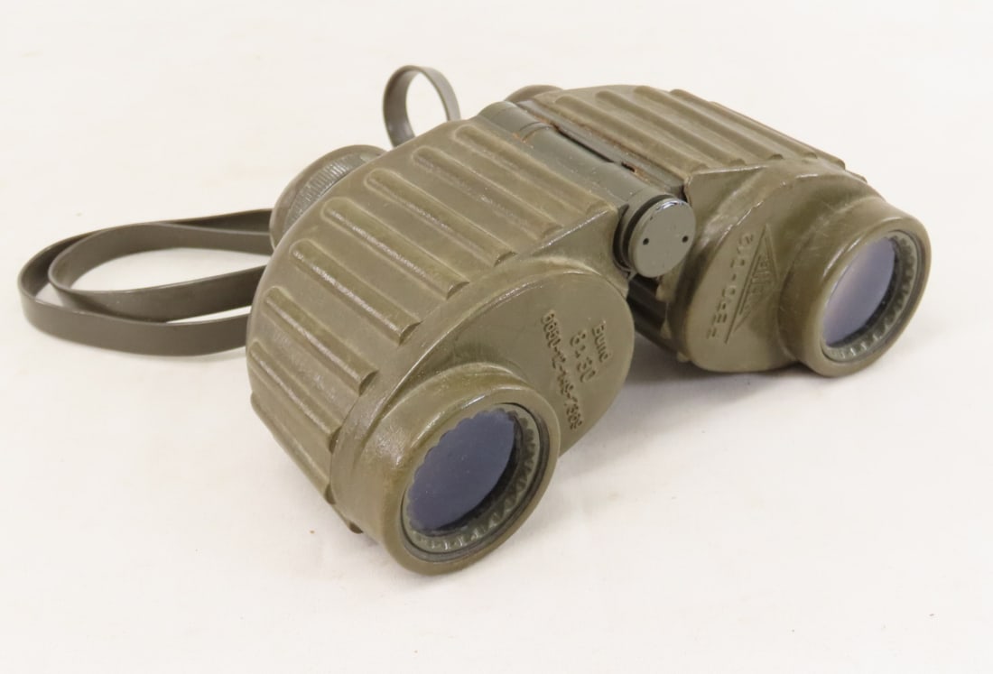 Vintage Steiner FERO-D12 8x30 Military Binoculars: Vintage Steiner FERO-D12 8x30 Military Binoculars - Military Binoculars with Strap, Made in Japan. Lot Size: 7 x 7 x 3", 1 lb All information and photos are intended to be as accurate as possible,