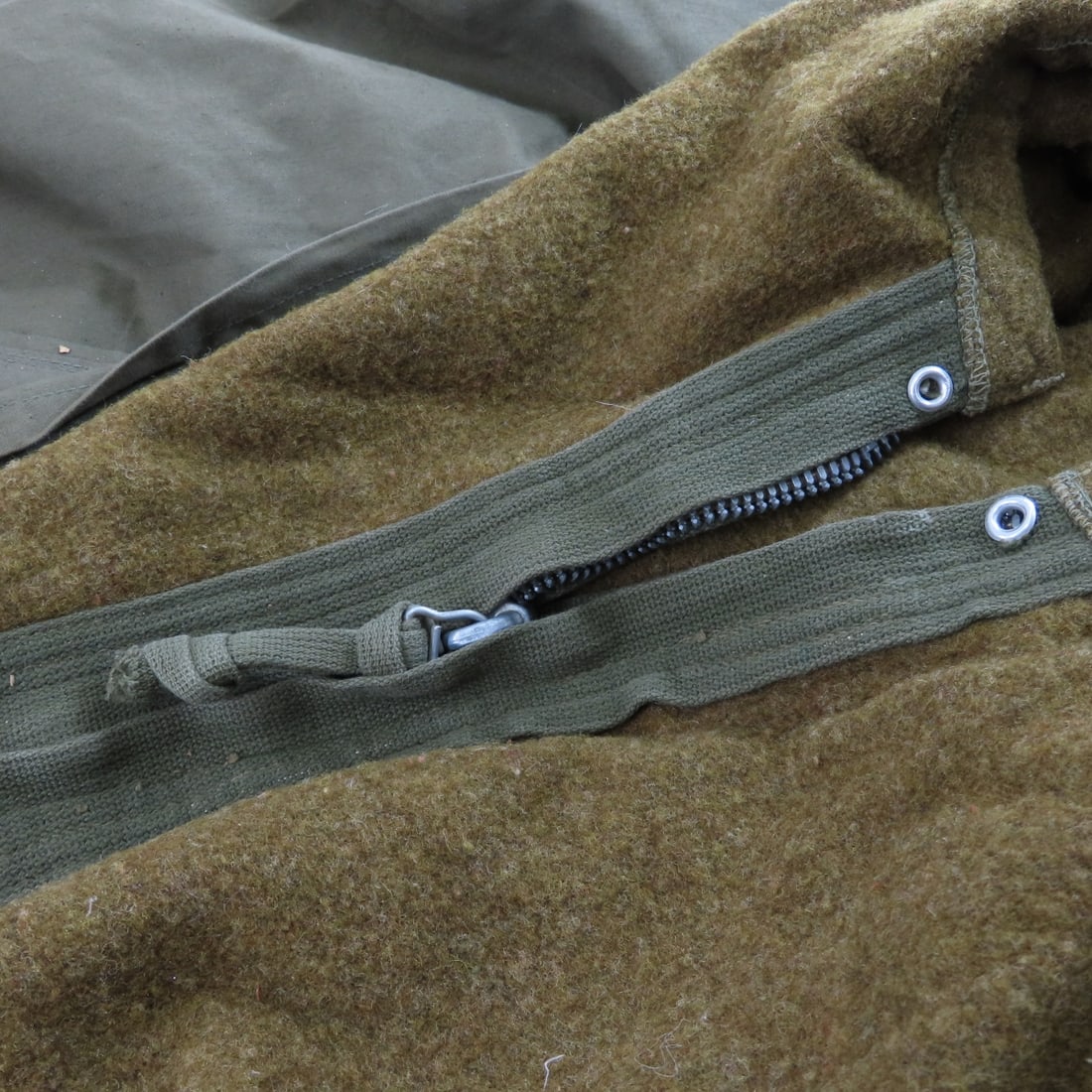 WWII US Army Bartmann Bixer 27 C-123 Sleeping Bag - 12
