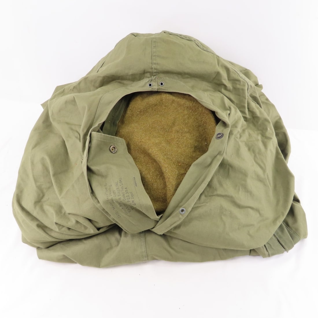 WWII US Army Bartmann Bixer 27 C-123 Sleeping Bag (1 of 12)