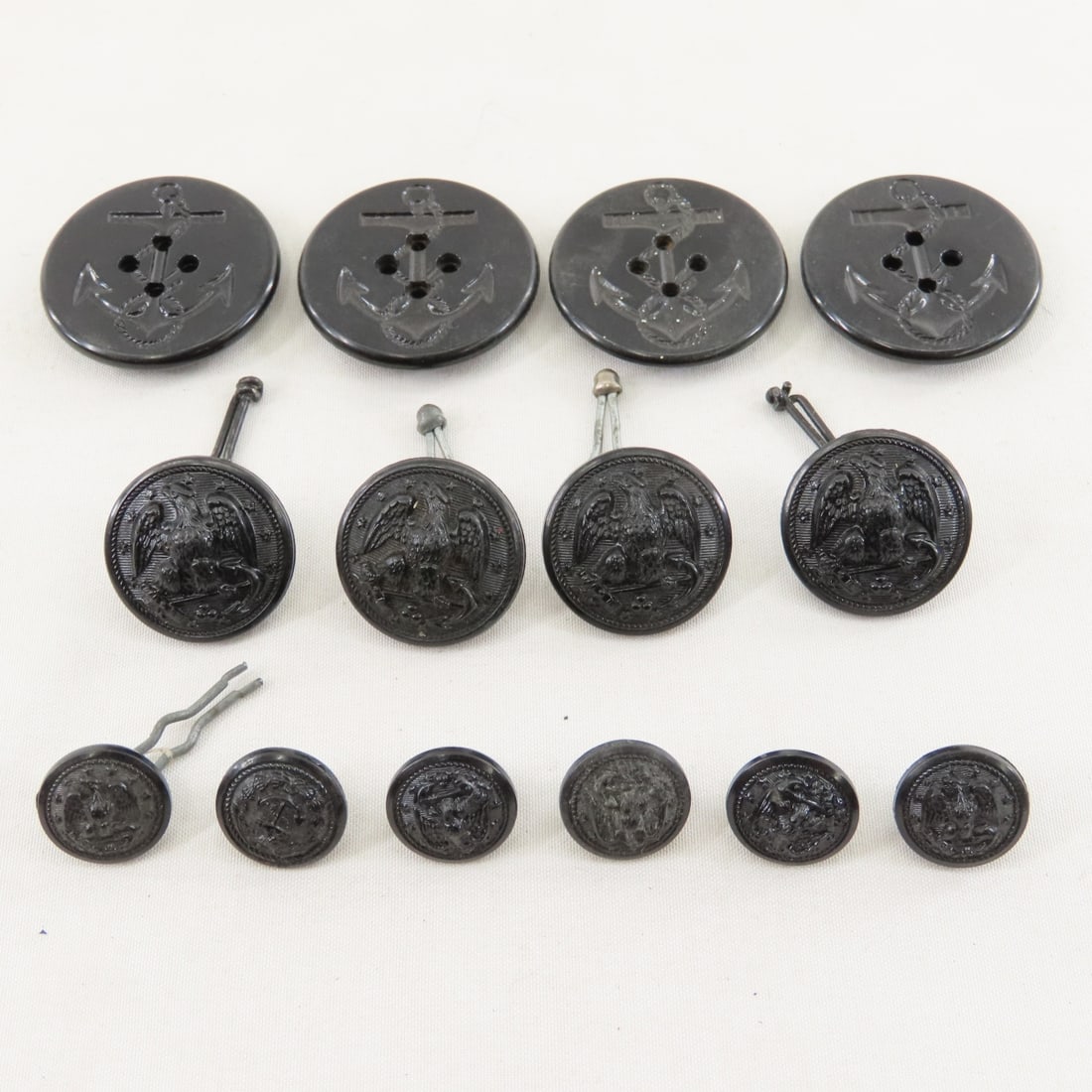 US Military Insignia, US Navy Buttons & More - 10