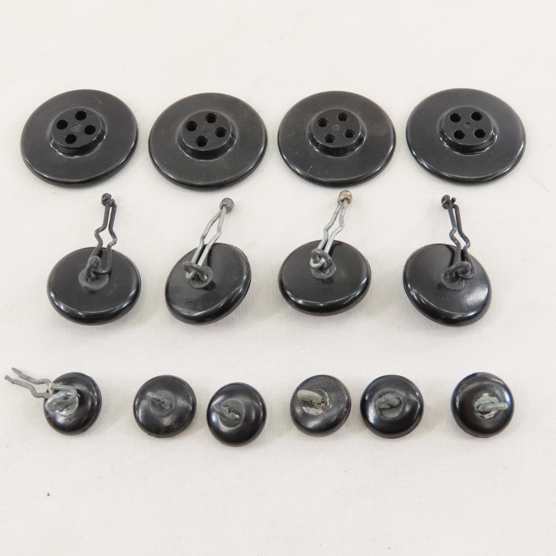 US Military Insignia, US Navy Buttons & More - 11