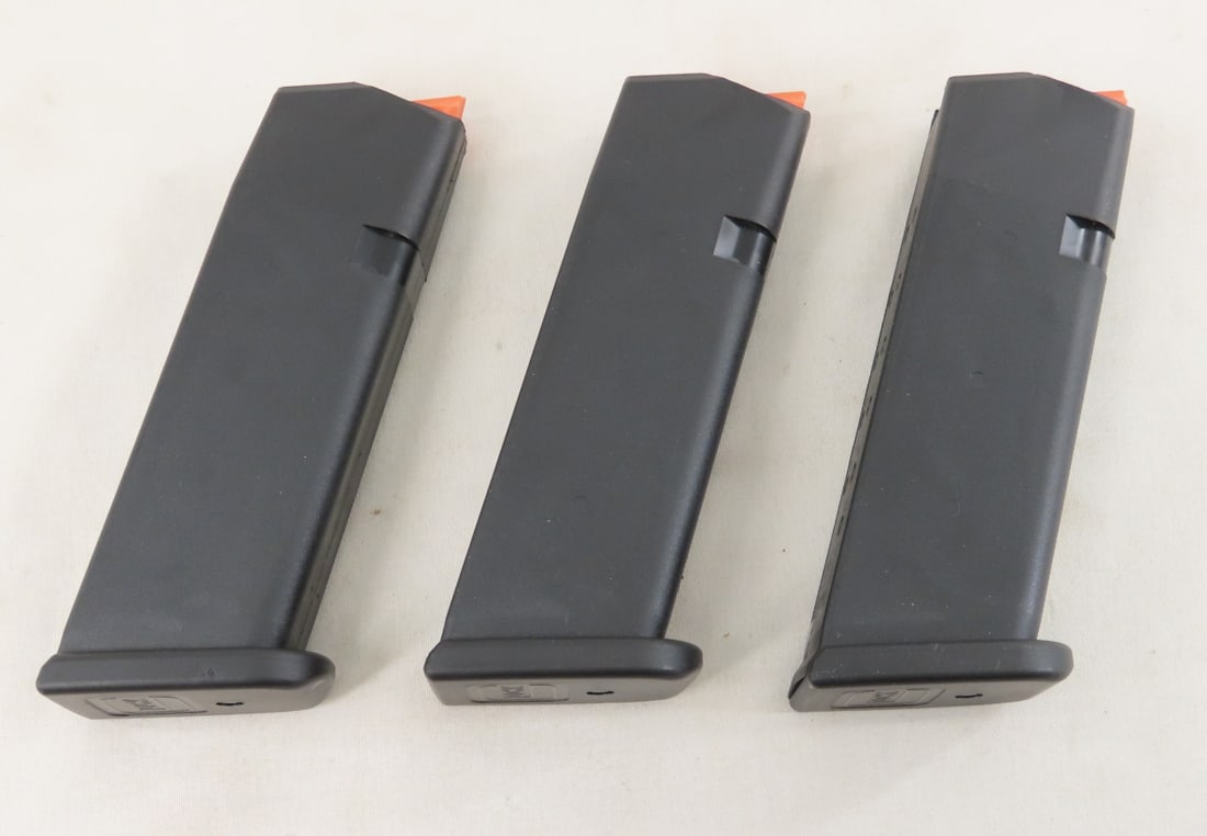3 Glock 21 Magazines. .45 ACP. 13 rd. Gen5.: 3 Glock 21 Magazines. .45 ACP. 13 rd. Gen5. - LOT SIZE: 5x4x2", 1 lb All information and photos are intended to be as accurate as possible, but errors are possible. No item may be returned or refused