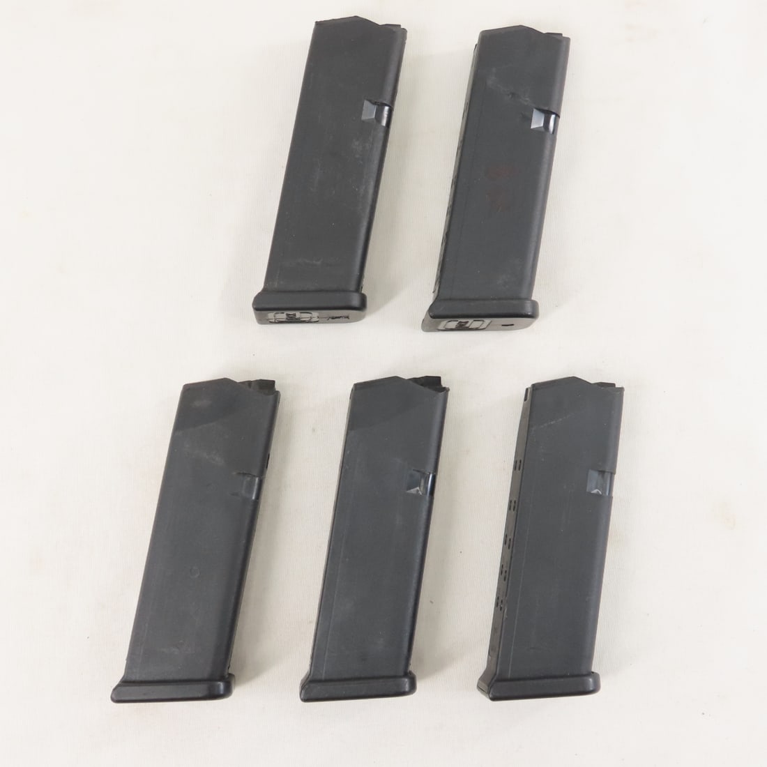 5 Glock 23 Magazines. .40 S&W. 13 rd.: 5 Glock 23 Magazines. .40 S&W. 13 rd. - LOT SIZE: 5x4x3", 1 lb All information and photos are intended to be as accurate as possible, but errors are possible. No item may be returned or refused based
