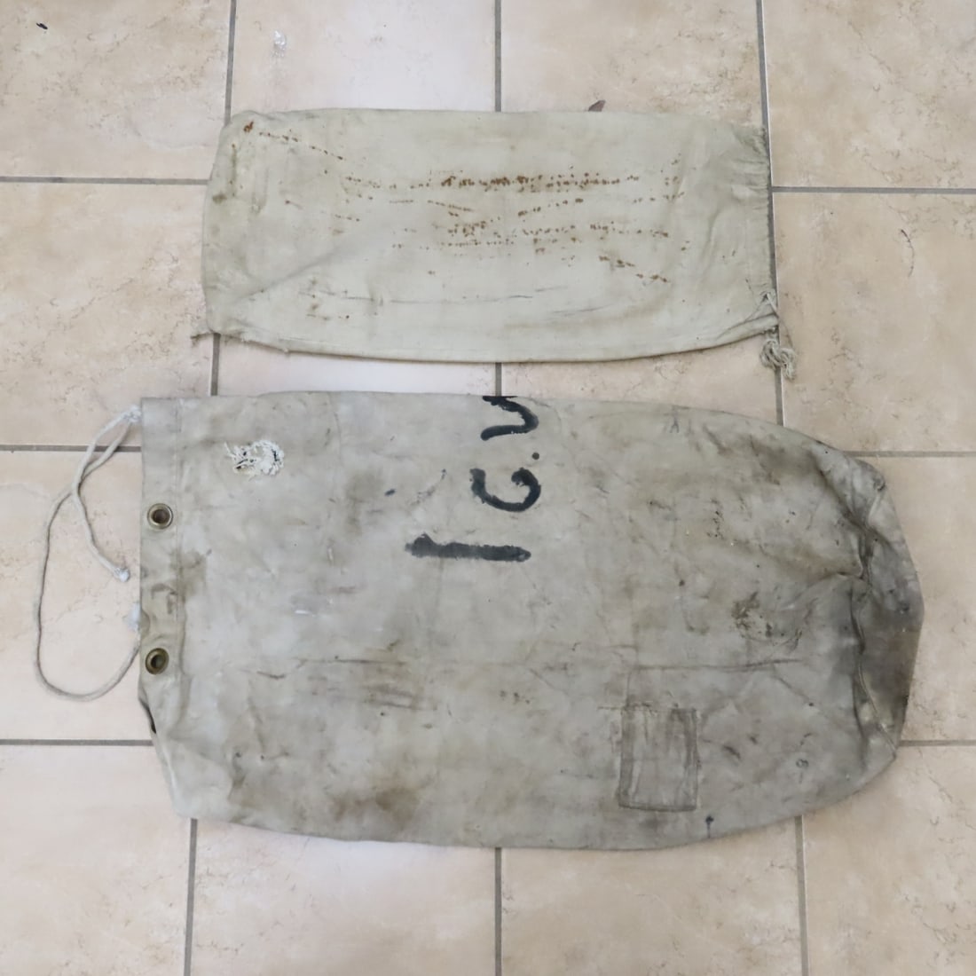 Vintage Johnson's Folding Goose Decoys & More - 16