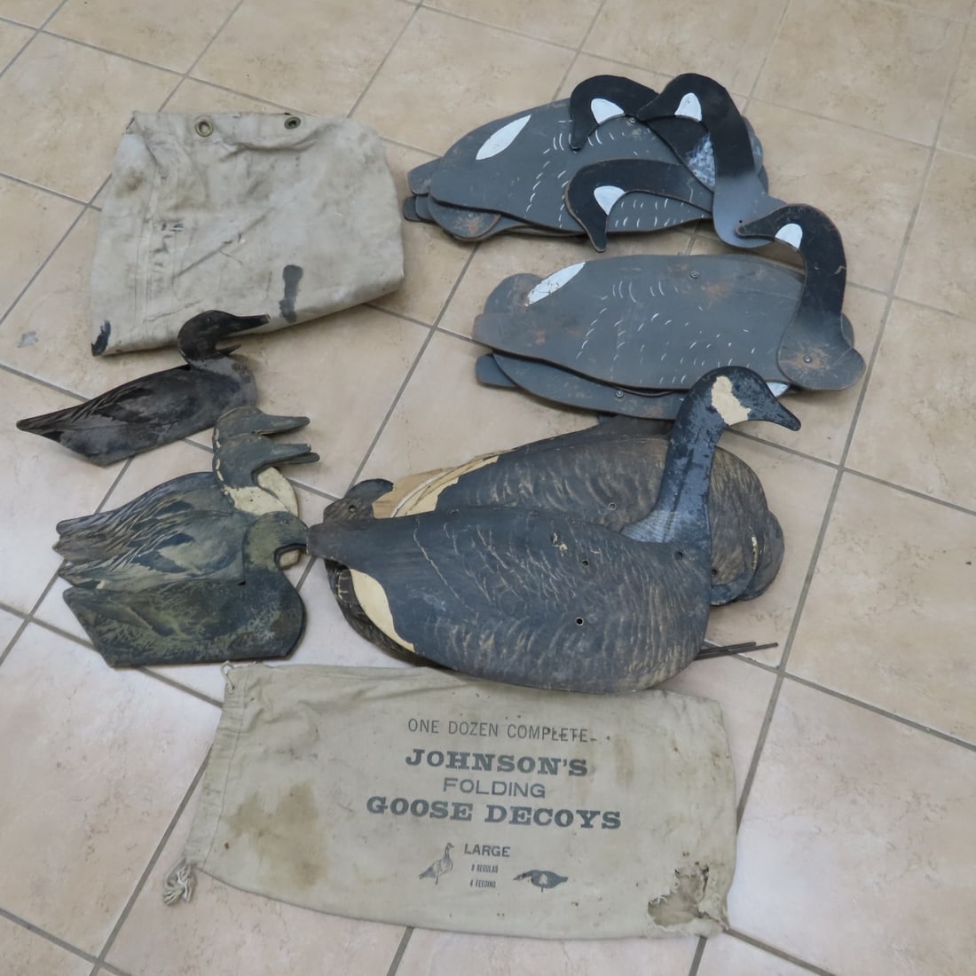 Vintage Johnson's Folding Goose Decoys & More (1 of 16)