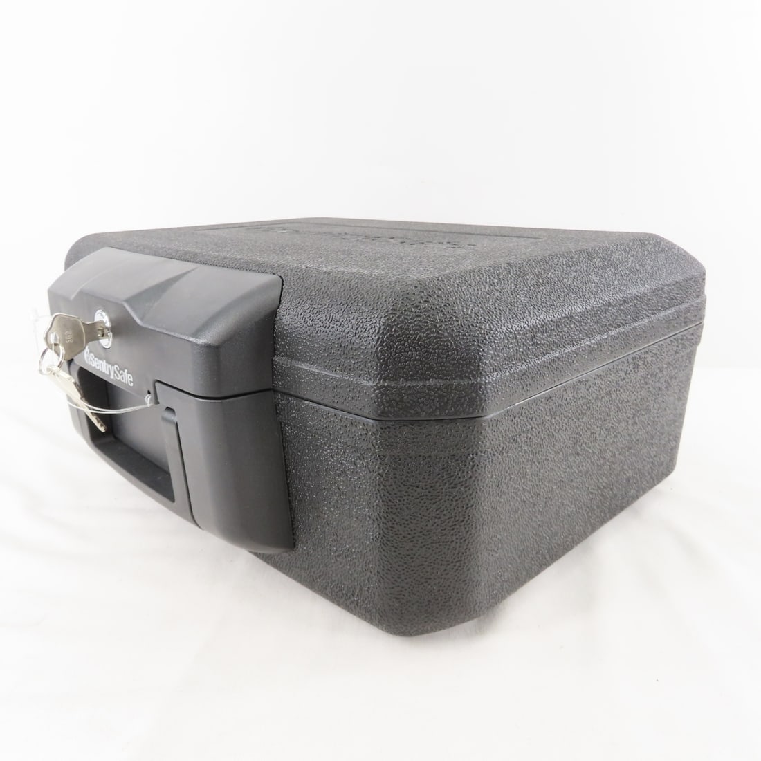 2 Portable Sentry Safes with Keys - 17