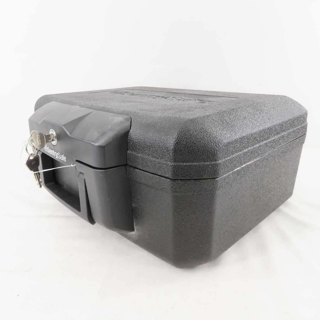 2 Portable Sentry Safes with Keys - 17