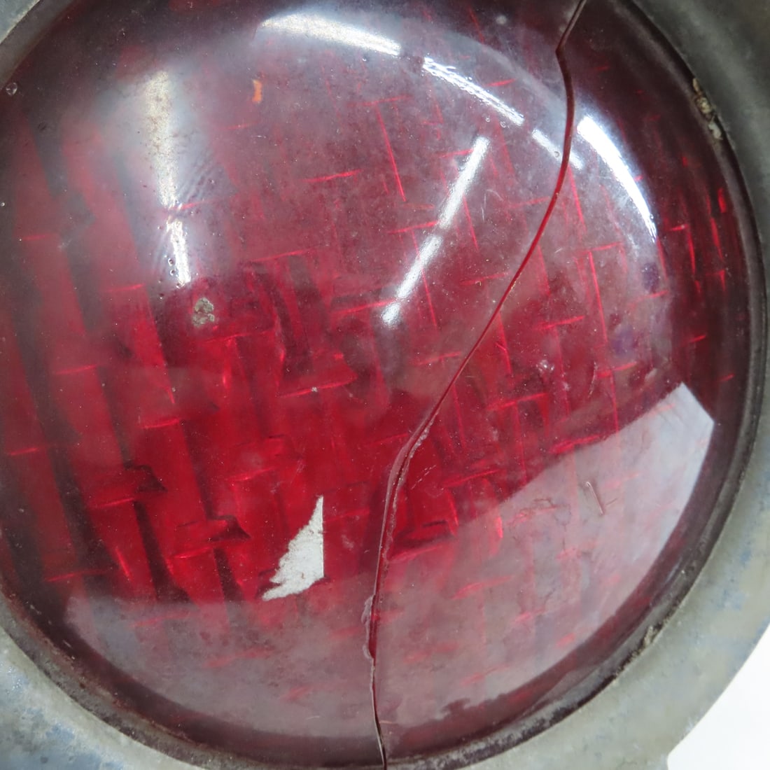 Railroad Train Signal Lamp- Cracked Lens - 13