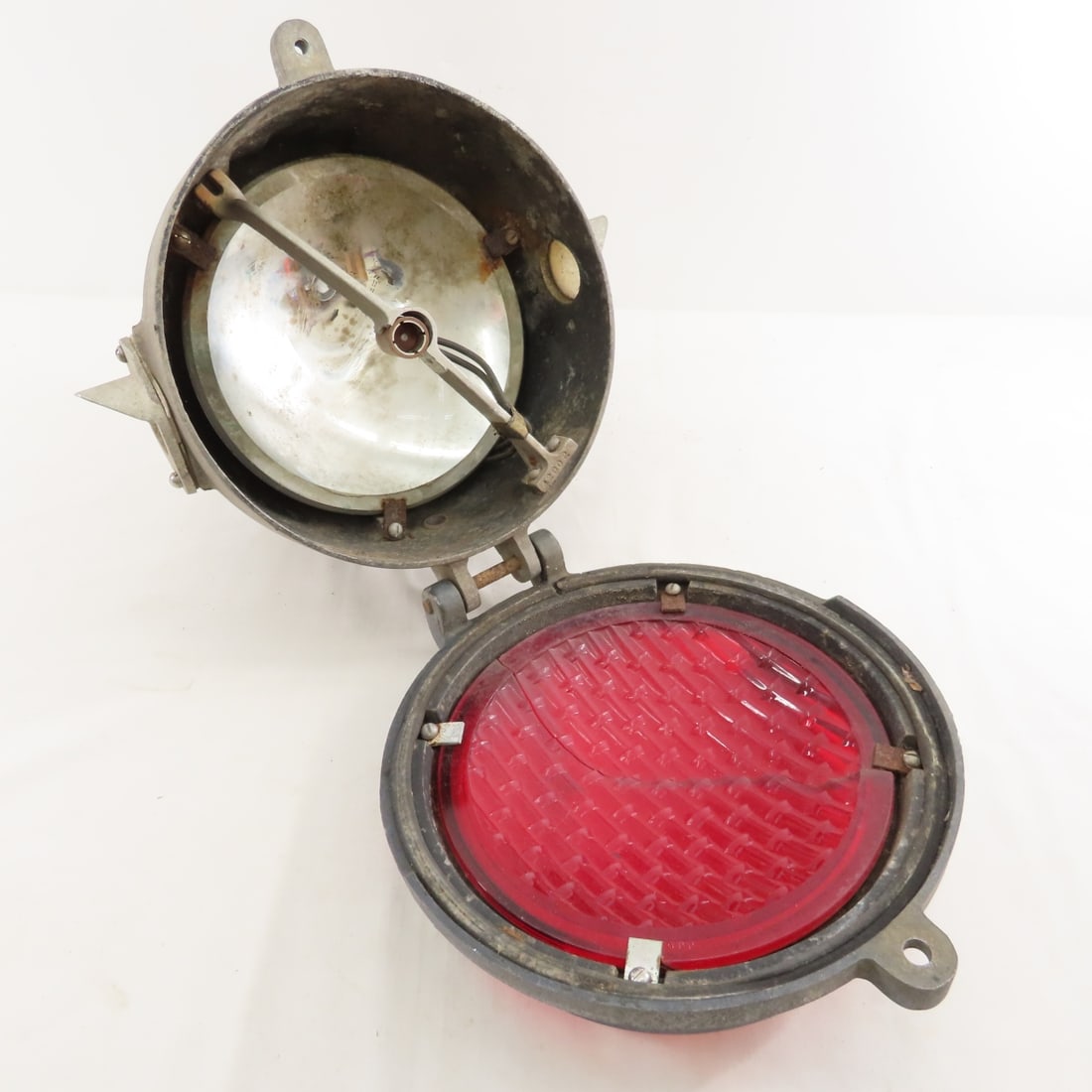 Railroad Train Signal Lamp- Cracked Lens - 9