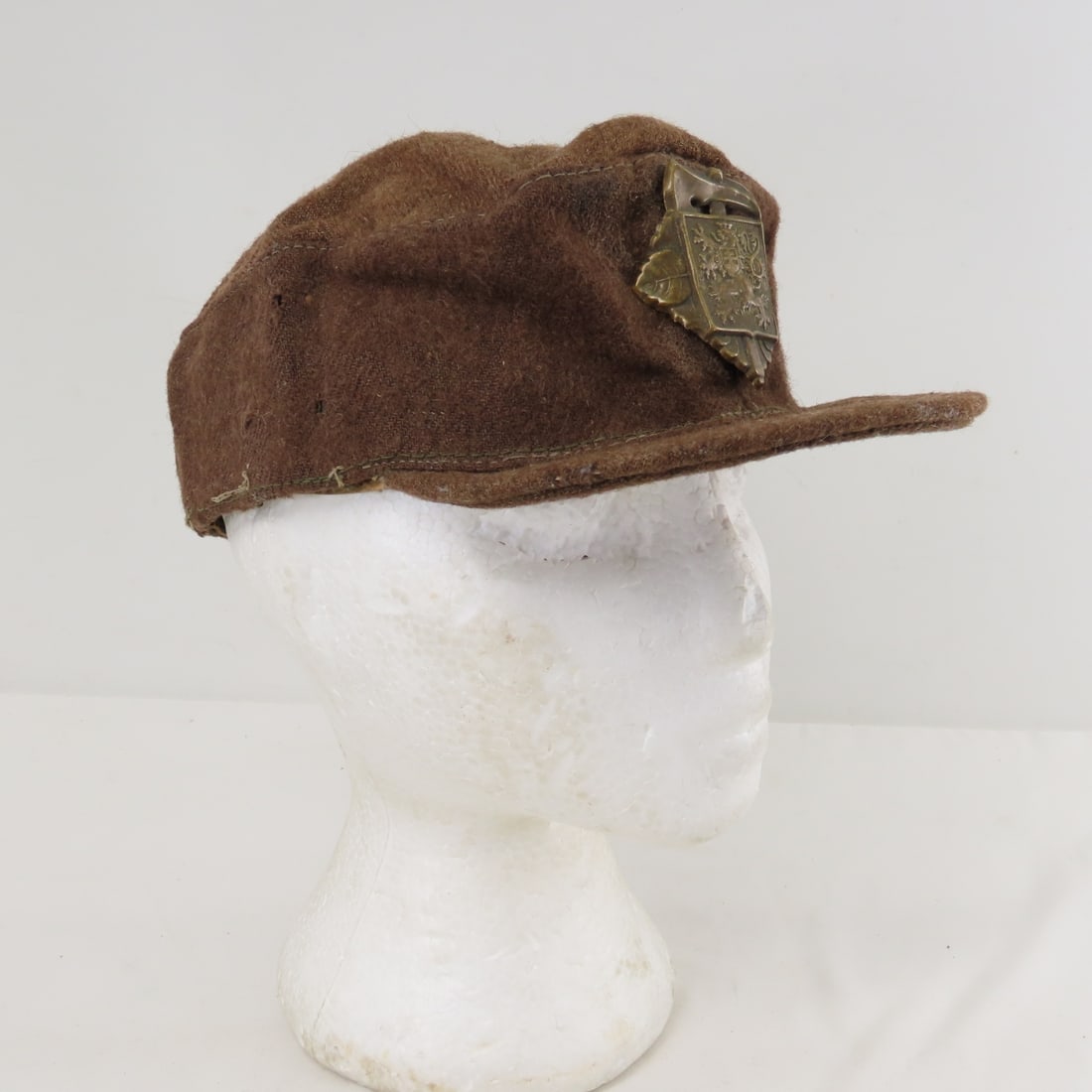 WWII Czech Military Cap with insignia: WWII Czech Military Cap with insignia - Lot Size 12x8x3" 2 LB All information and photos are intended to be as accurate as possible, but errors are possible. No item may be returned or refused based