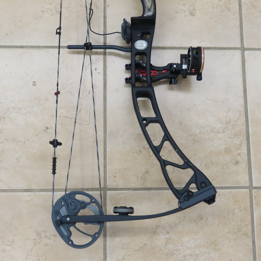Synergy Elite Compound Bow and Bag - 7