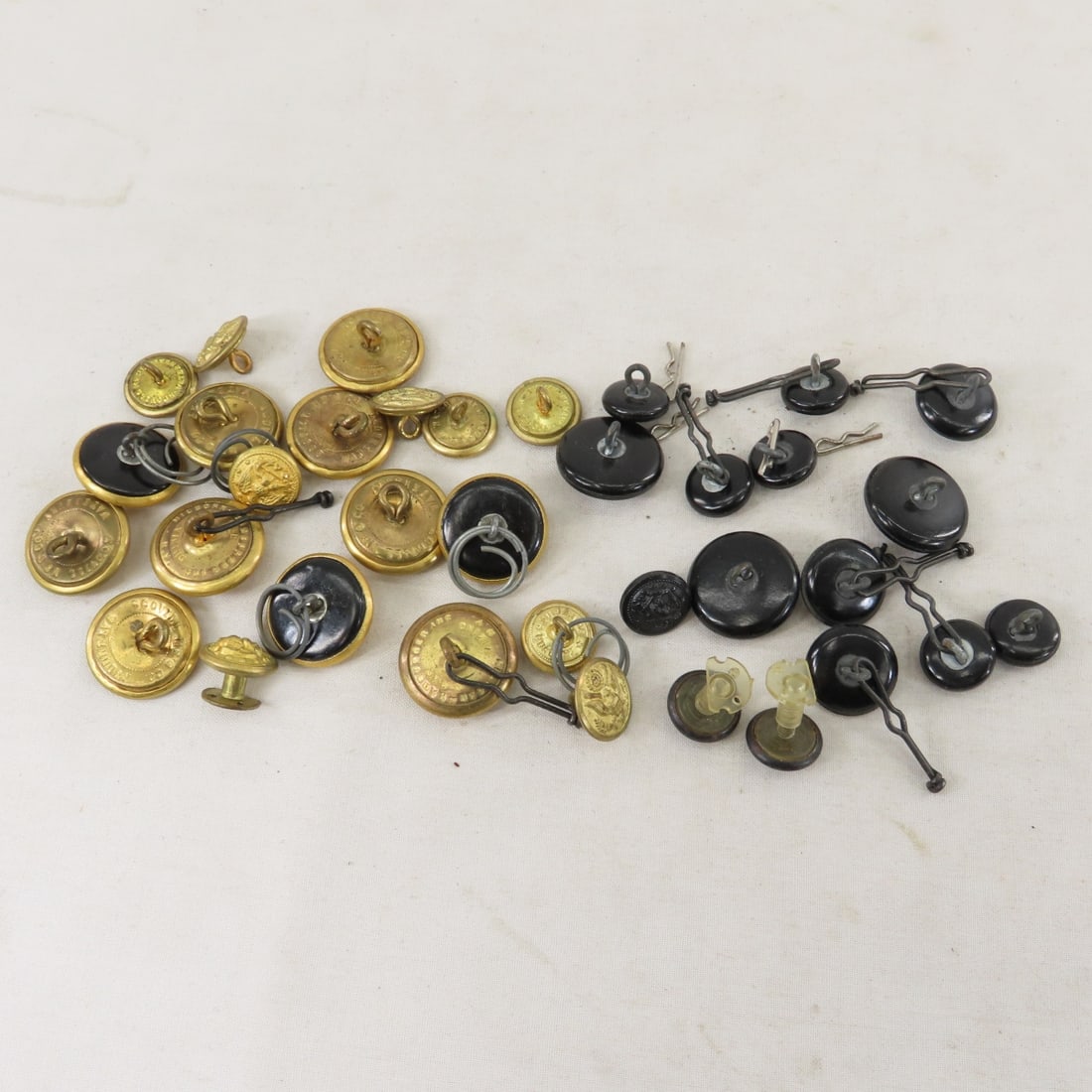 US Navy & Army Buttons, Patches and Insignia - 17