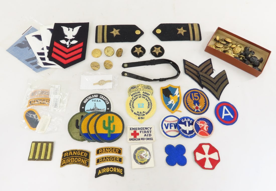 US Navy & Army Buttons, Patches and Insignia (1 of 17)