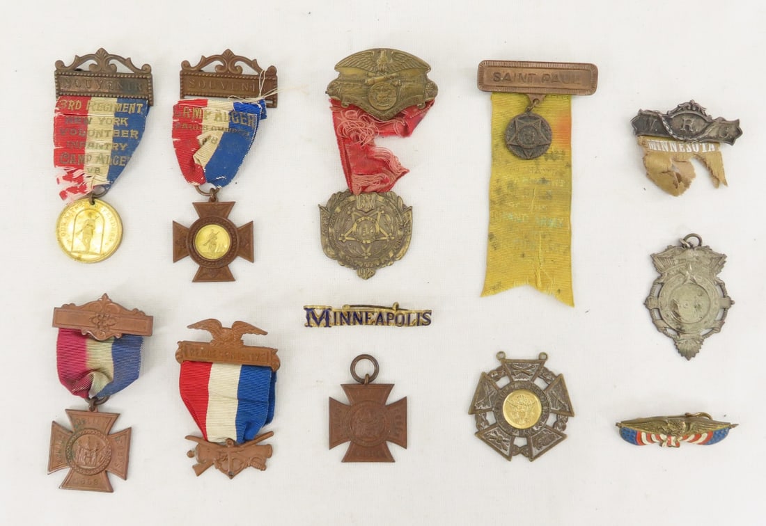 GAR, Women's Relief & Souvenir Pins (1 of 15)