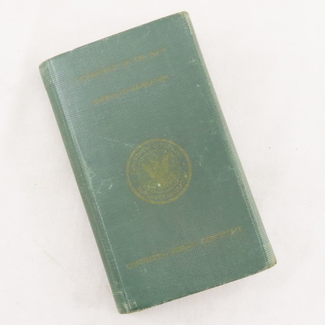 US Navy Continuous Service Certificate 1927-1945: US Navy Continuous Service Certificate 1927-1945 - LOT SIZE:6x4x1', 1 LB All information and photos are intended to be as accurate as possible, but errors are possible. No item may be returned or