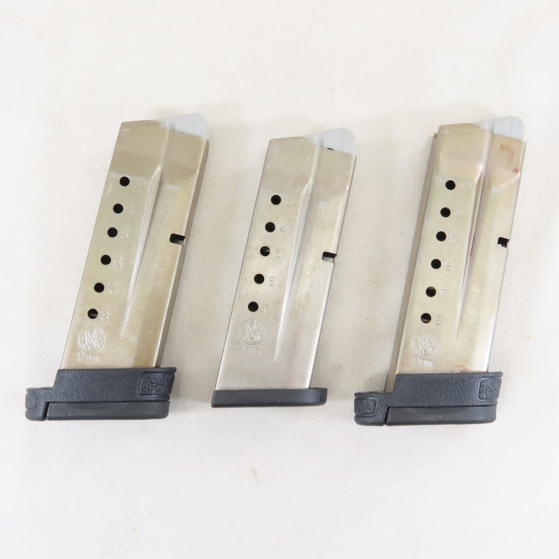 3 Smith & Wesson M&P Shield 9mm Magazines: 3 Smith & Wesson M&P Shield 9mm Magazines - 1 7 round and 2 8 round LOT SIZE: 4x4x2", 1 LB All information and photos are intended to be as accurate as possible, but errors are possible. No item may