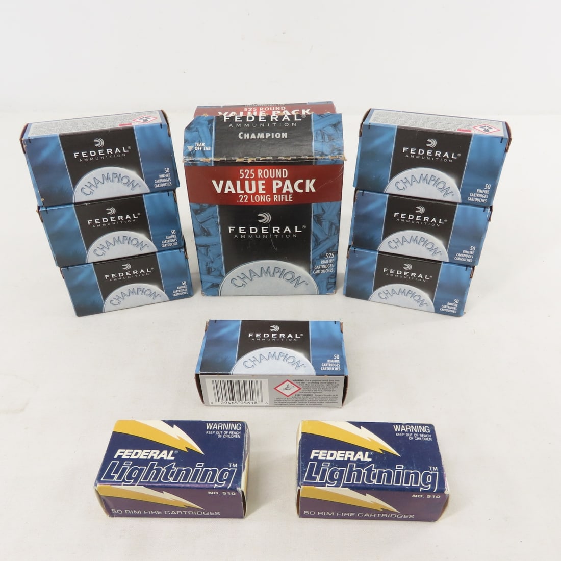 950+ Rounds mixed Federal 22LR Ammunition: 950+ Rounds mixed Federal 22LR Ammunition - Lot Size 7x5x4" 7 LB All information and photos are intended to be as accurate as possible, but errors are possible. No item may be returned or refused