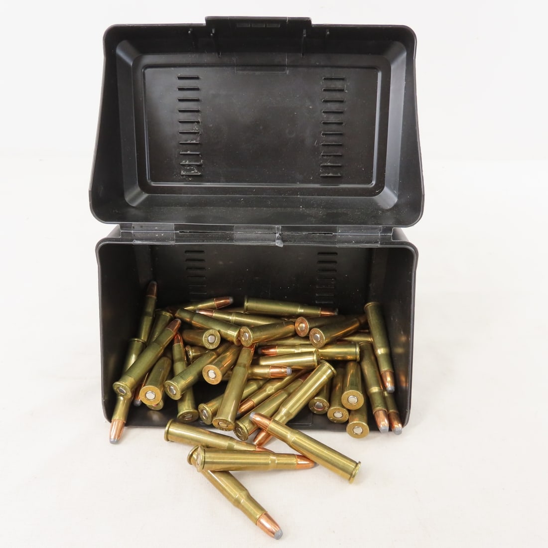 250+ Mixed Rifle & Handgun Ammunition, 32 Win - 11