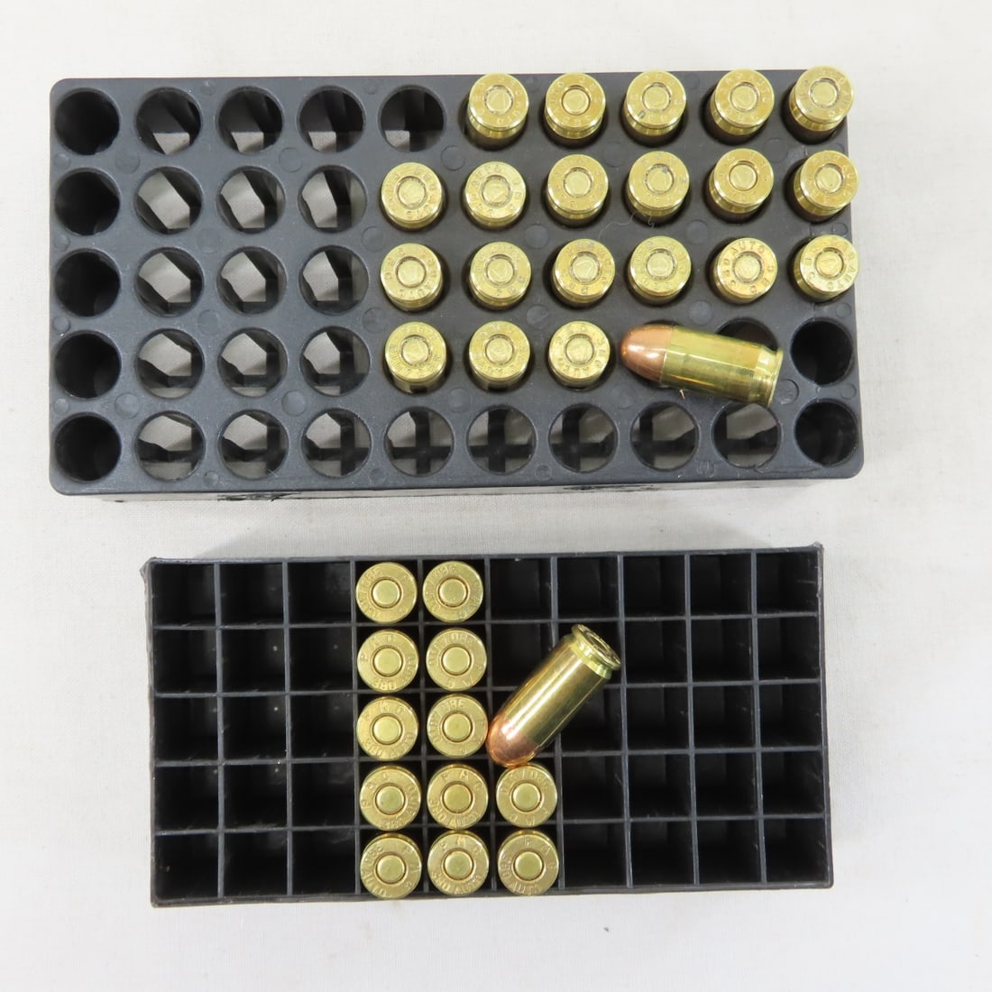 250+ Mixed Rifle & Handgun Ammunition, 32 Win - 5