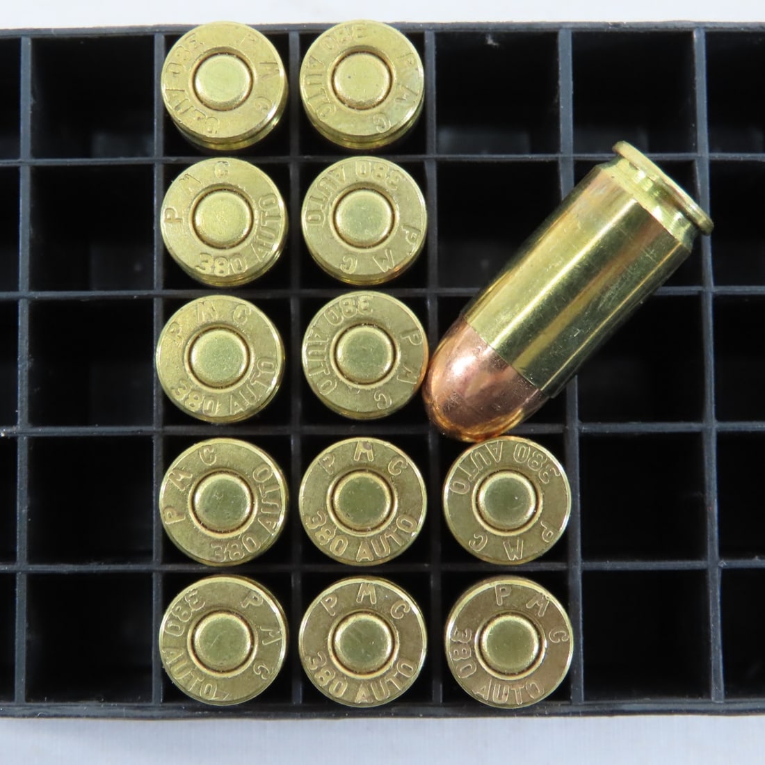 250+ Mixed Rifle & Handgun Ammunition, 32 Win - 7