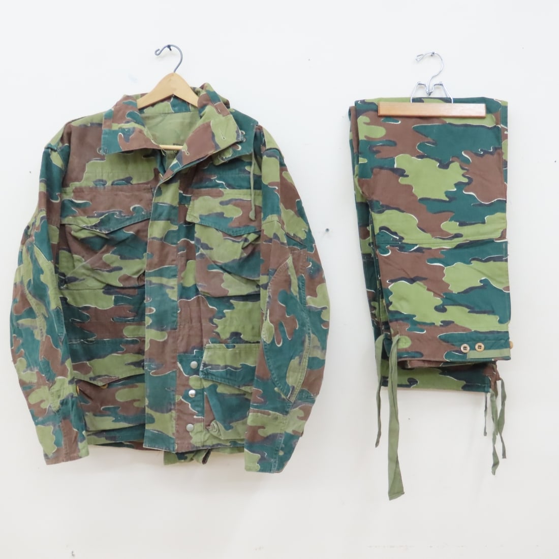 Belgian Congo Army Para Smock & Trousers 1958 (1 of 12)