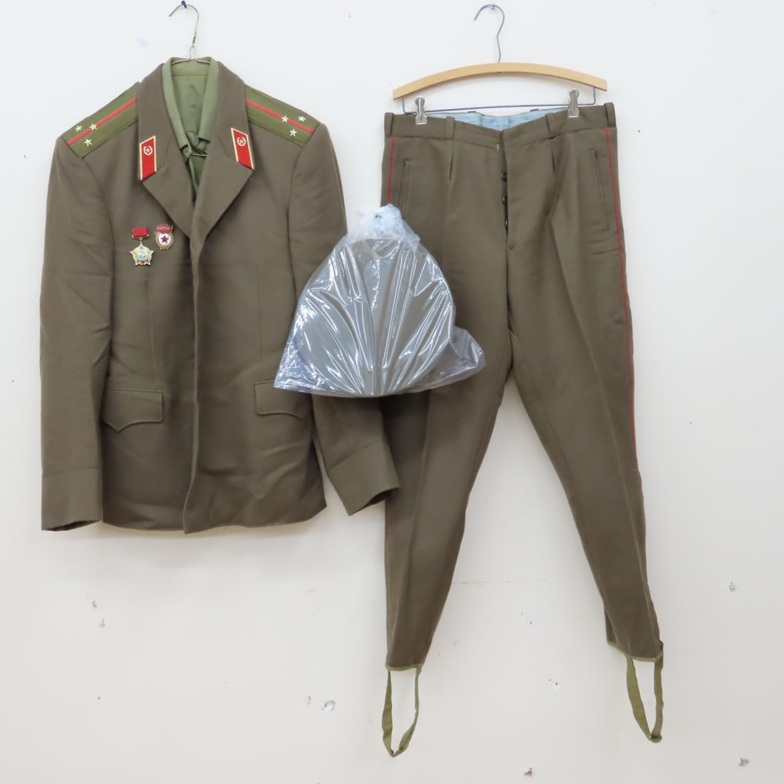 Soviet Cold War Era Officer's Uniform, Medals, Hat (1 of 19)