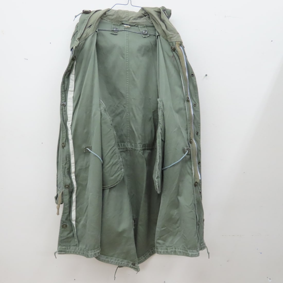 Korean War era “swallow-tail” parka shell w/hood - 3