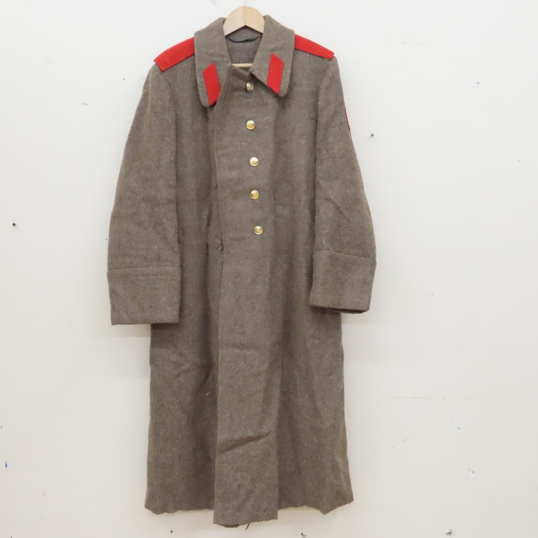 Vintage Soviet Motorized Rifle Troop Wool Overcoat: Vintage Soviet Motorized Rifle Troop Wool Overcoat - Size: 52-3, Pit to Pit: 18", Collar to Hem: 49", Lot Size: 12 x 12 x 10", 7 lbs All information and photos are intended to be as accurate as
