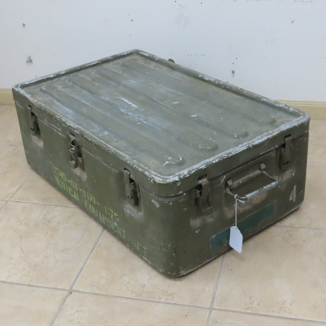 Vintage US Military Aluminum Medical Supply Chest - 4