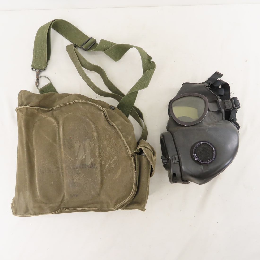 Vintage US Army M17 & MA21 Gas Masks - 14