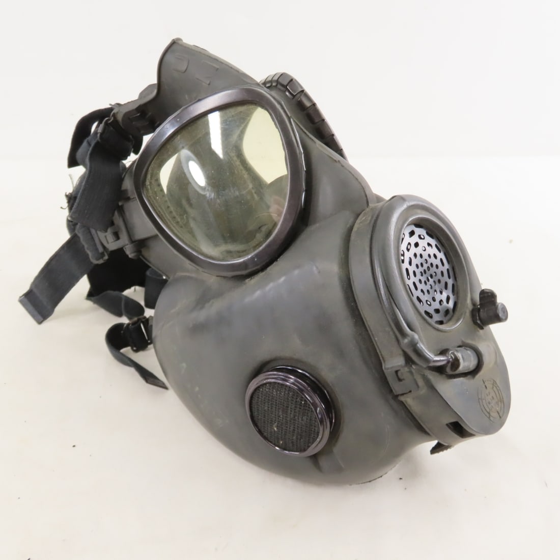 Vintage US Army M17 & MA21 Gas Masks - 16