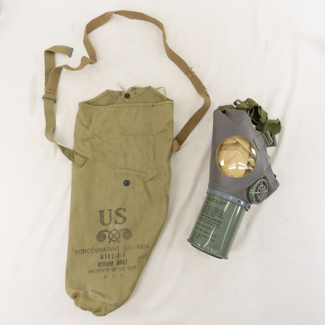 Vintage US Army M17 & MA21 Gas Masks - 2