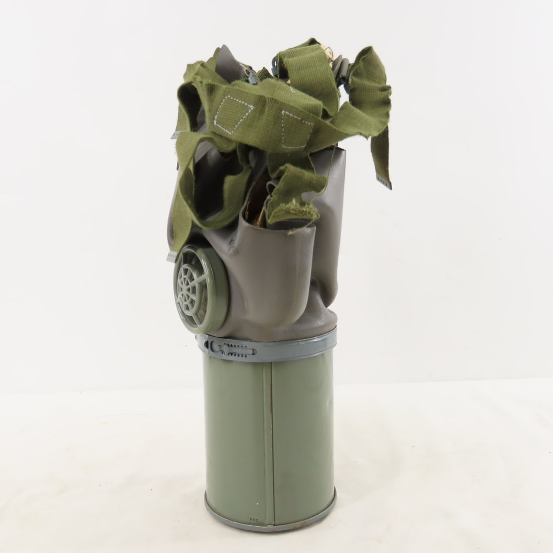 Vintage US Army M17 & MA21 Gas Masks - 5