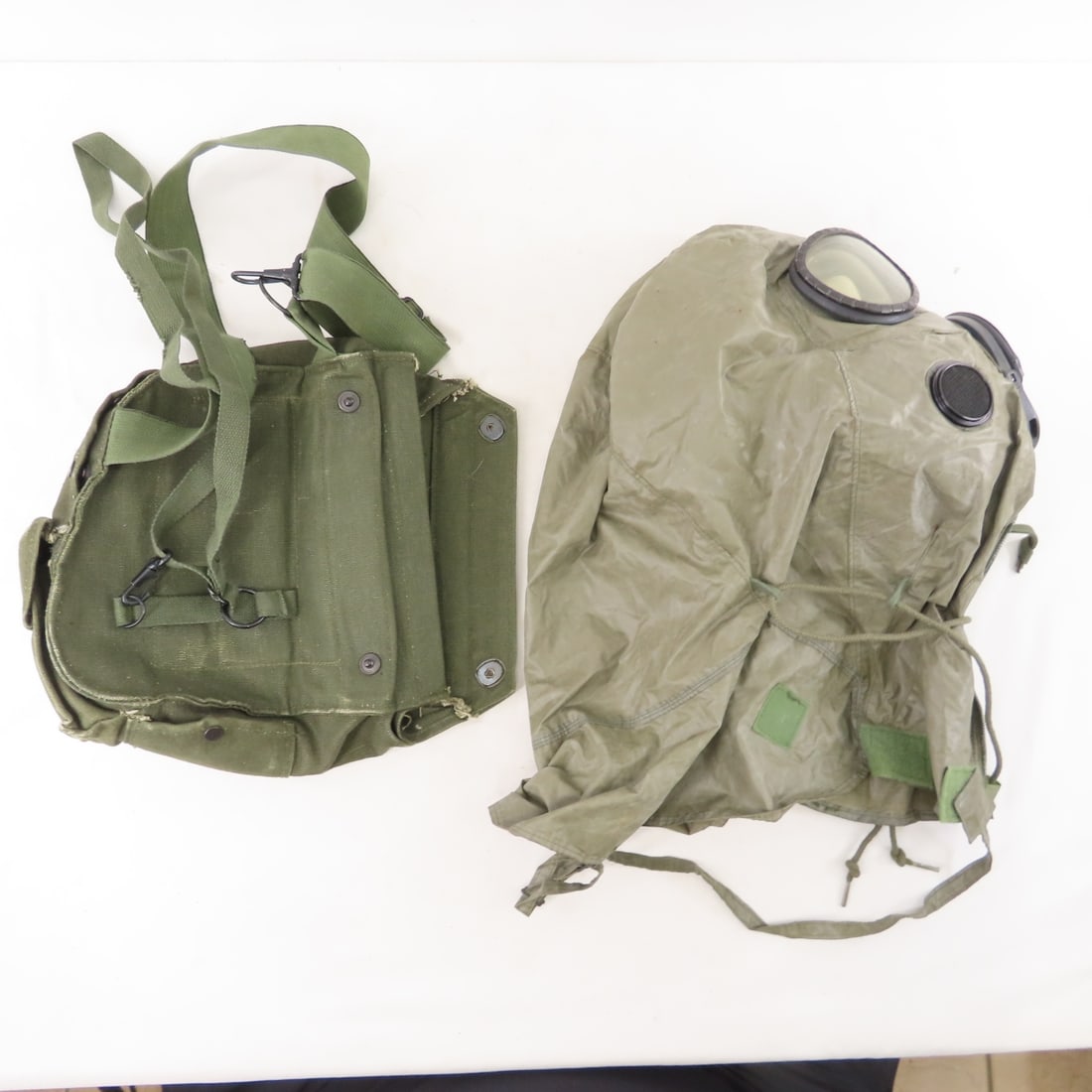Vintage US Army M17 & MA21 Gas Masks - 9