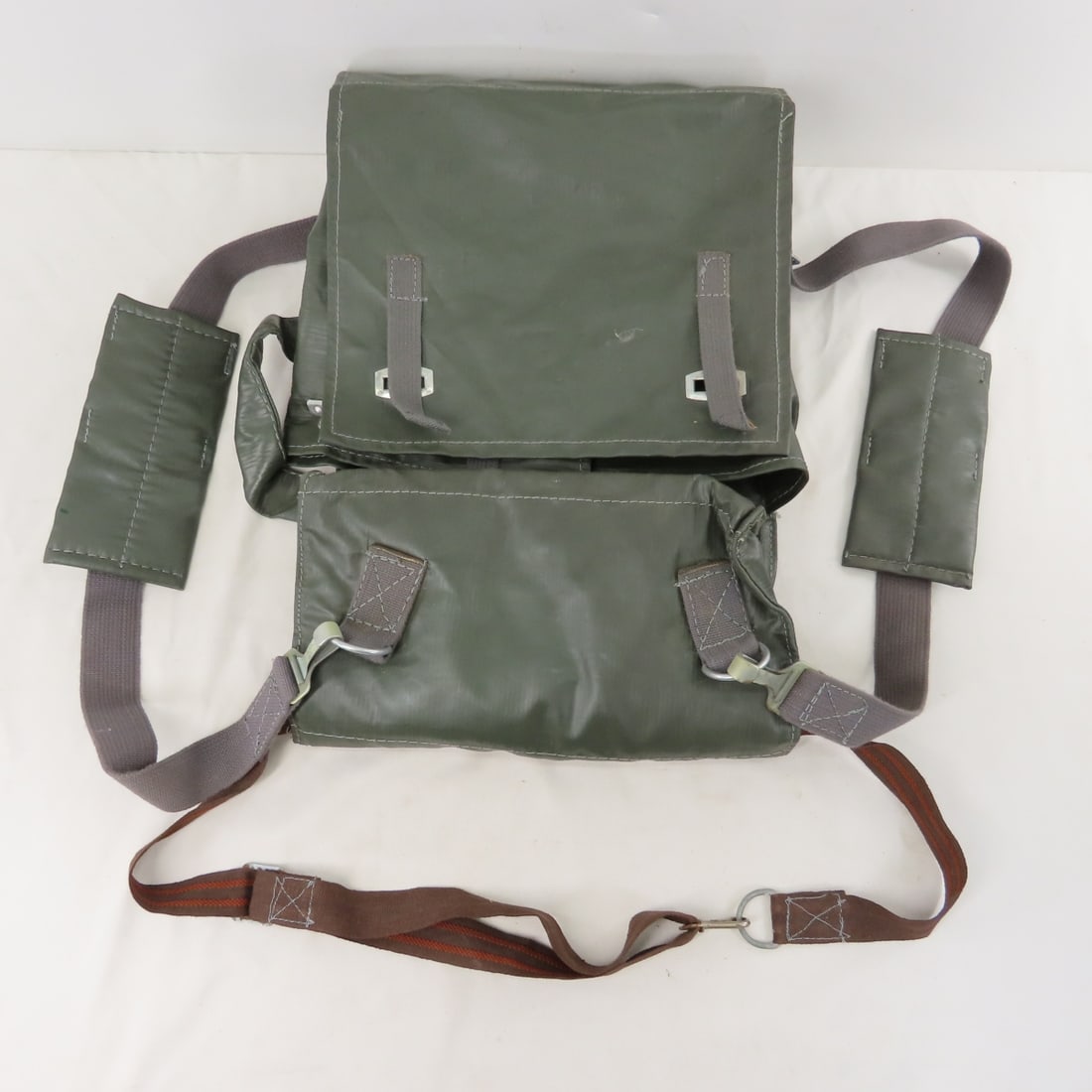 Vintage E German NVA Gas Mask, Rucksack & More - 11