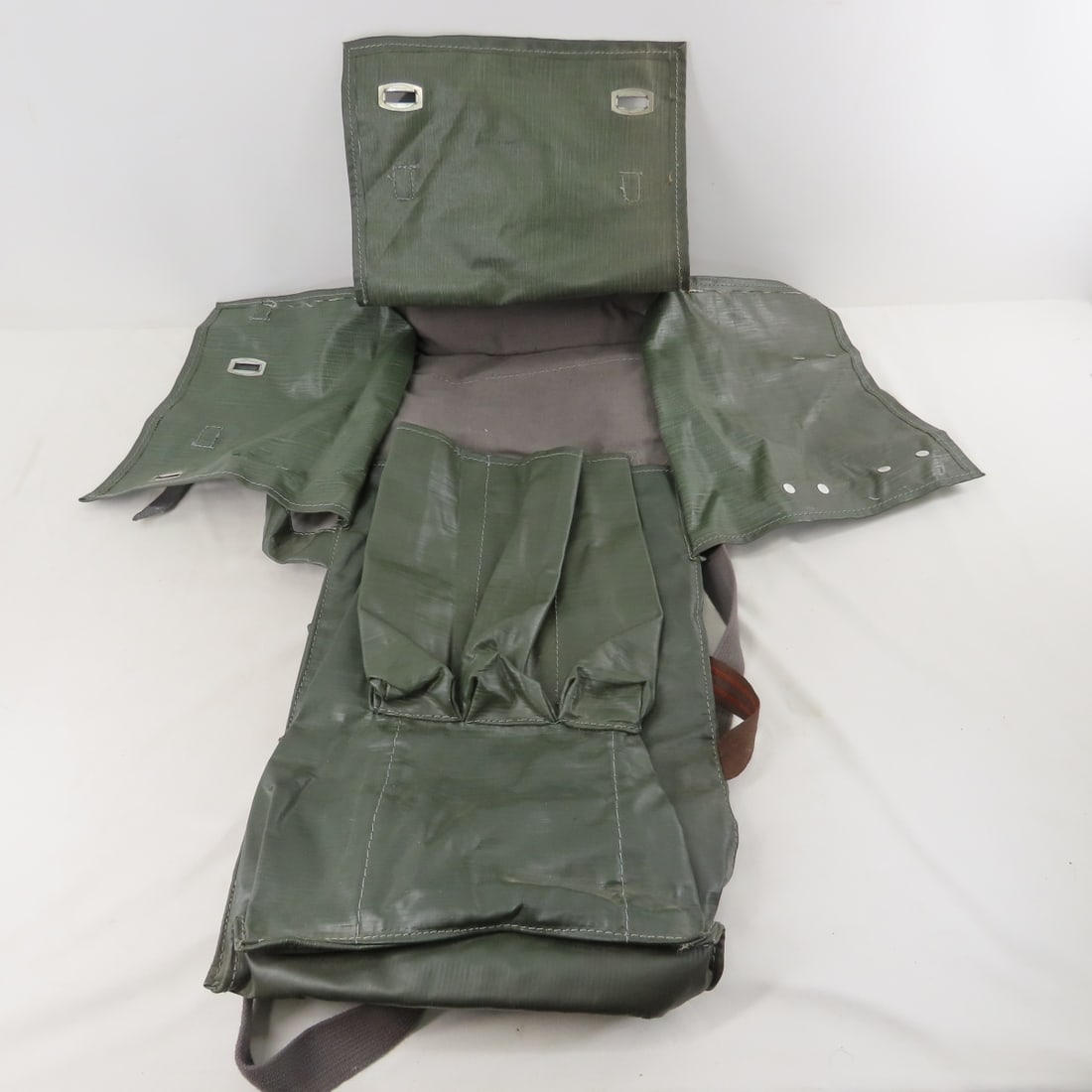 Vintage E German NVA Gas Mask, Rucksack & More - 13