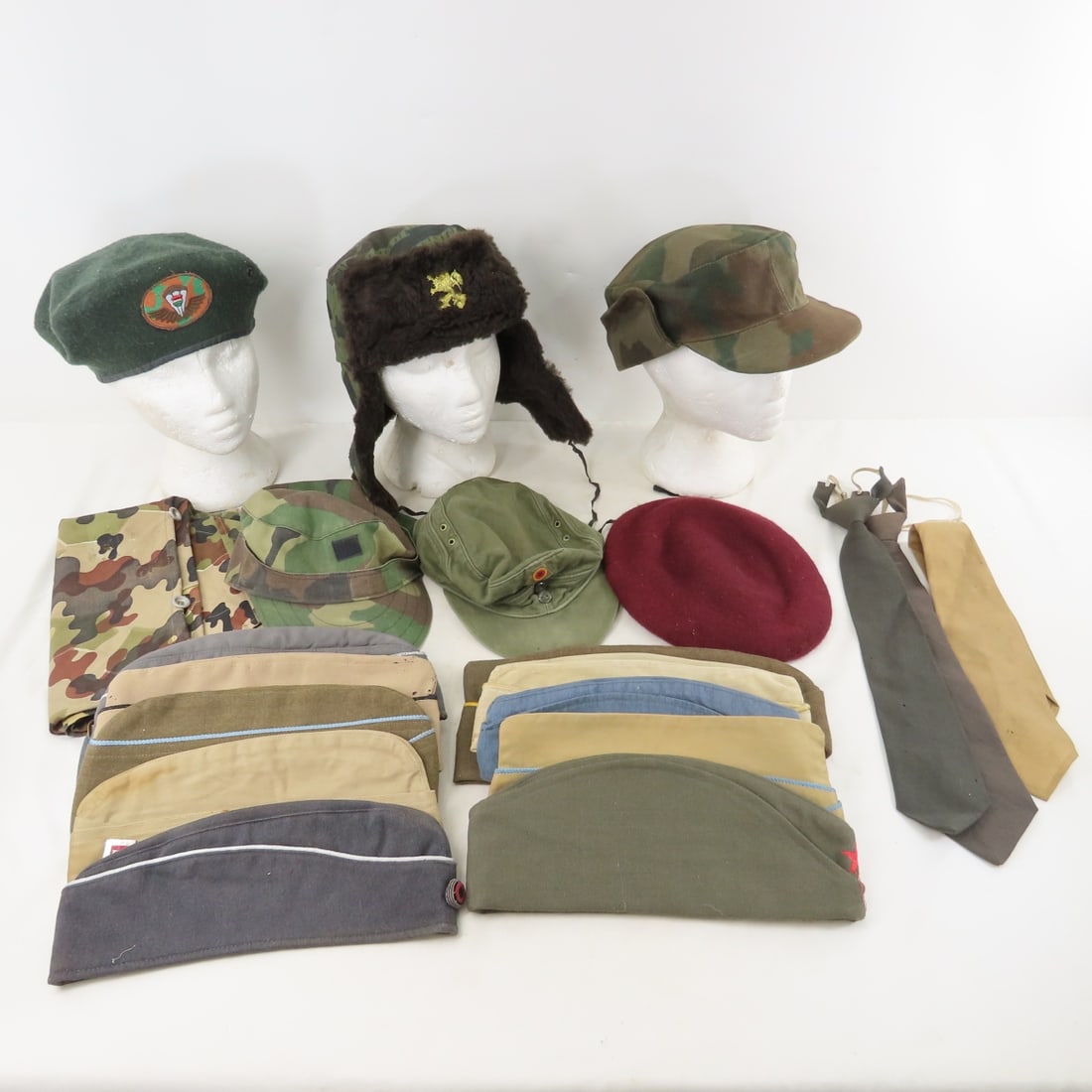 15+ Vintage Military Caps & Hats, WWII & Other (1 of 20)