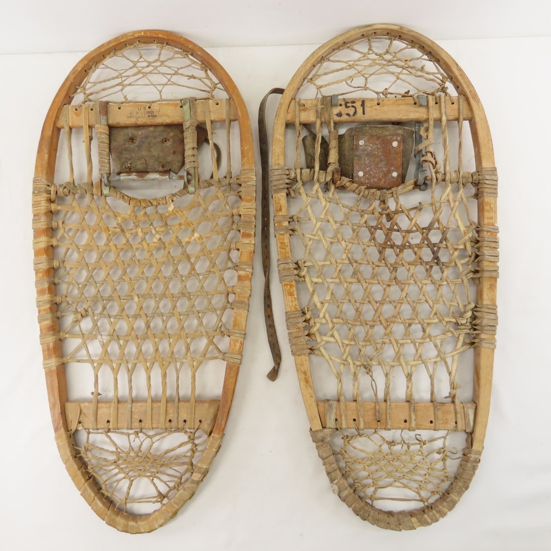 Vintage US WWII Era Lund Bear Paw Snow Shoes - 3