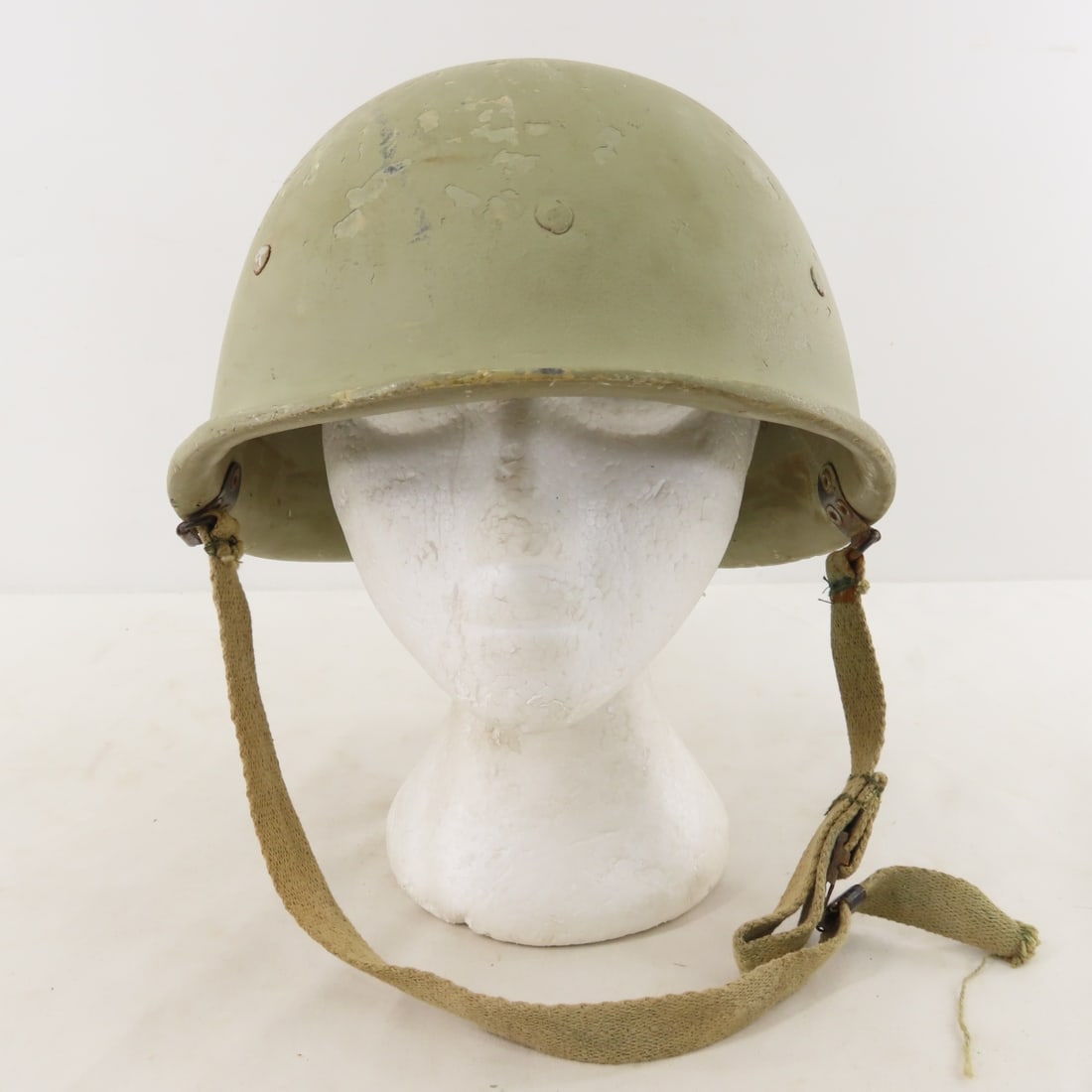 Iraqi Army Desert Storm M80 Fiber Combat Helmet: Iraqi Army Desert Storm M80 Fiber Combat Helmet - Lot Size: 12 x 9 x 7", 2 lbs All information and photos are intended to be as accurate as possible, but errors are possible. No item may be returned